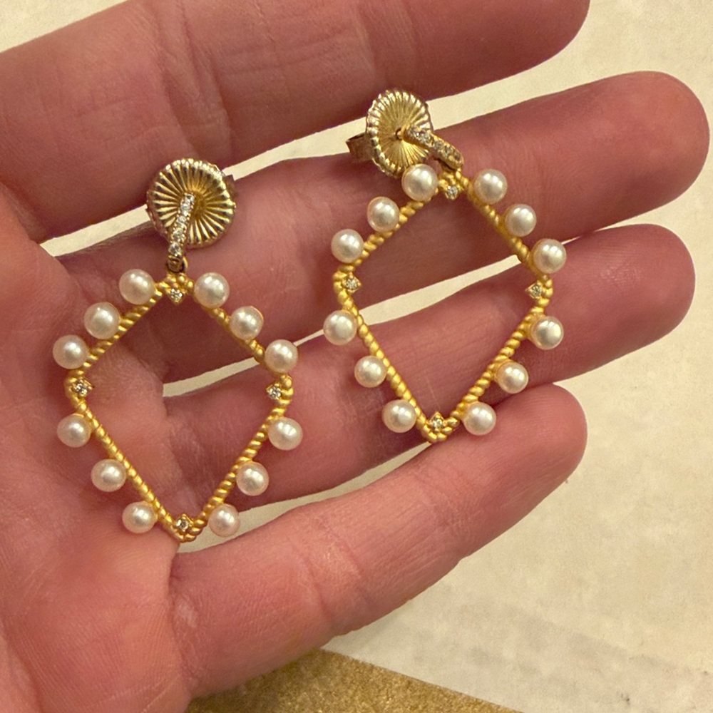 Frieda Rothman Elegant Gold and Pearl Earrings